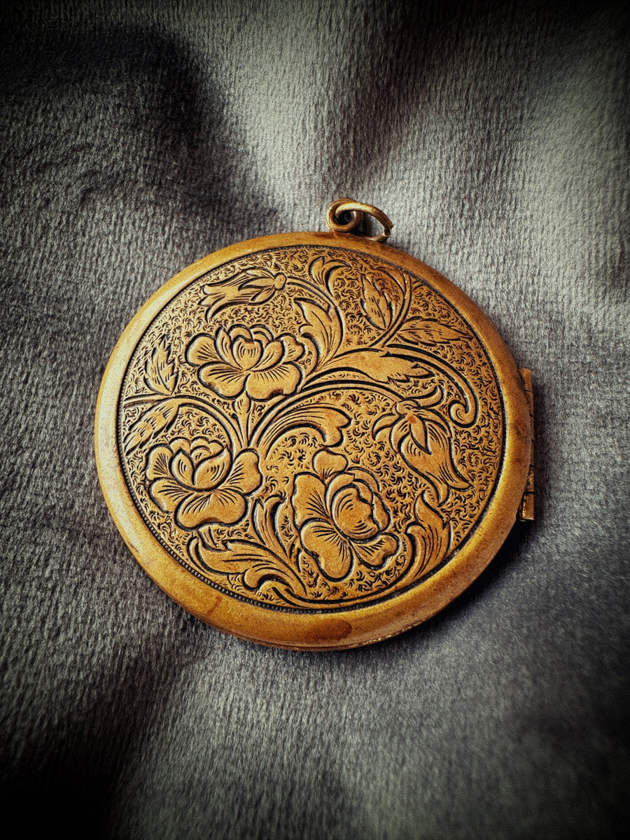 Brass Locket with Floral Engraving (Early 20th Century)