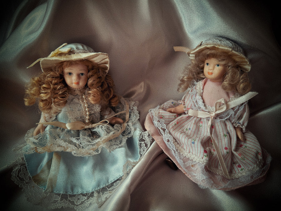 “The Twins” – Porcelain Victorian-Style Dolls (1970s–80s)