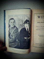 Wings – John Monk Saunders (New York, Grosset & Dunlap, 1927)