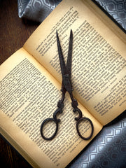 Antique Iron Scissors (Late 19th – Early 20th Century (Rusted)